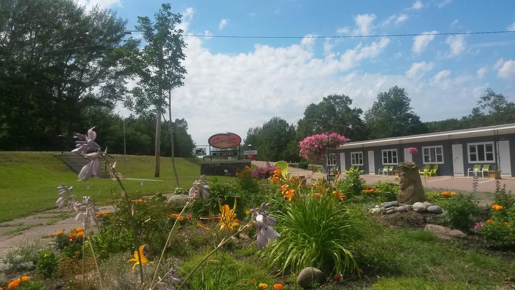 Cornerstone Motel Chéticamp Zewnętrze zdjęcie